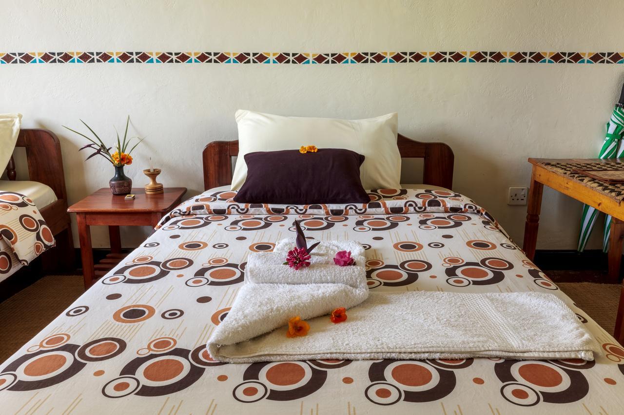 Travellers Rest Hotel Kisoro Экстерьер фото