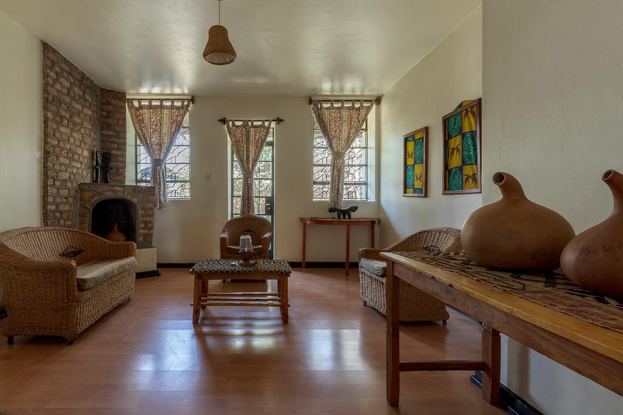 Travellers Rest Hotel Kisoro Экстерьер фото