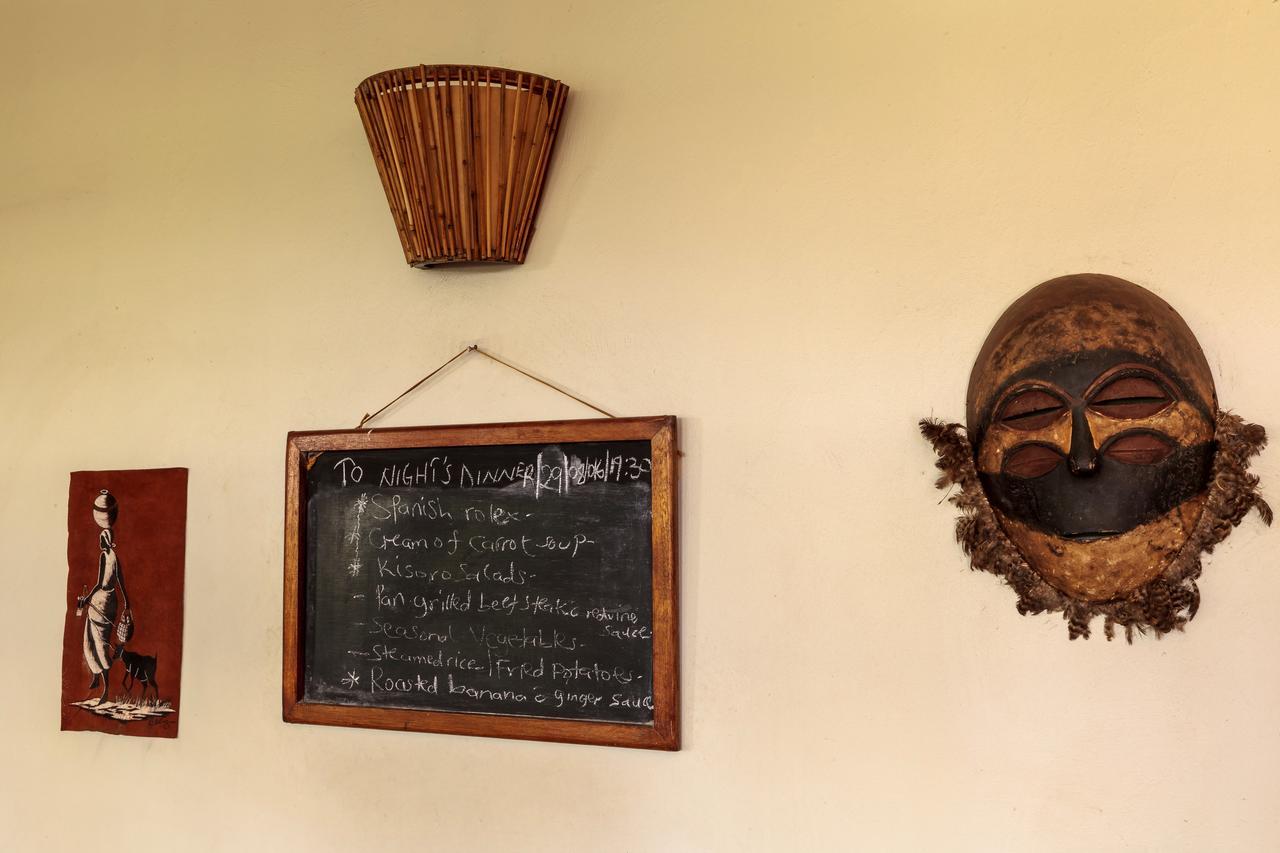 Travellers Rest Hotel Kisoro Экстерьер фото